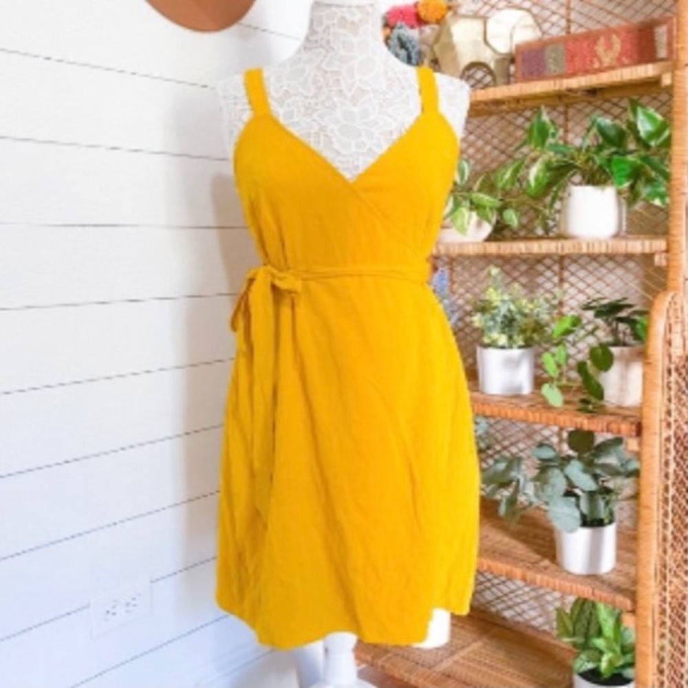 NWOT Universal Thread Sleeveless Wrap Dress